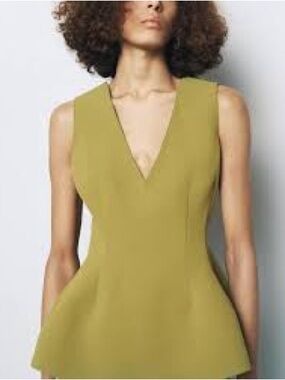 Sleeveless V-Neck Peplum top in Olive